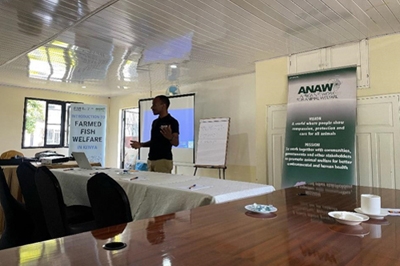 Dr Dennis Bahati (ANAW) Moderating the Fish Welfare Workshop